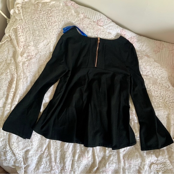 Kit and Ace Black v-neck high-low top with bell sleeves - Picture 3 of 5